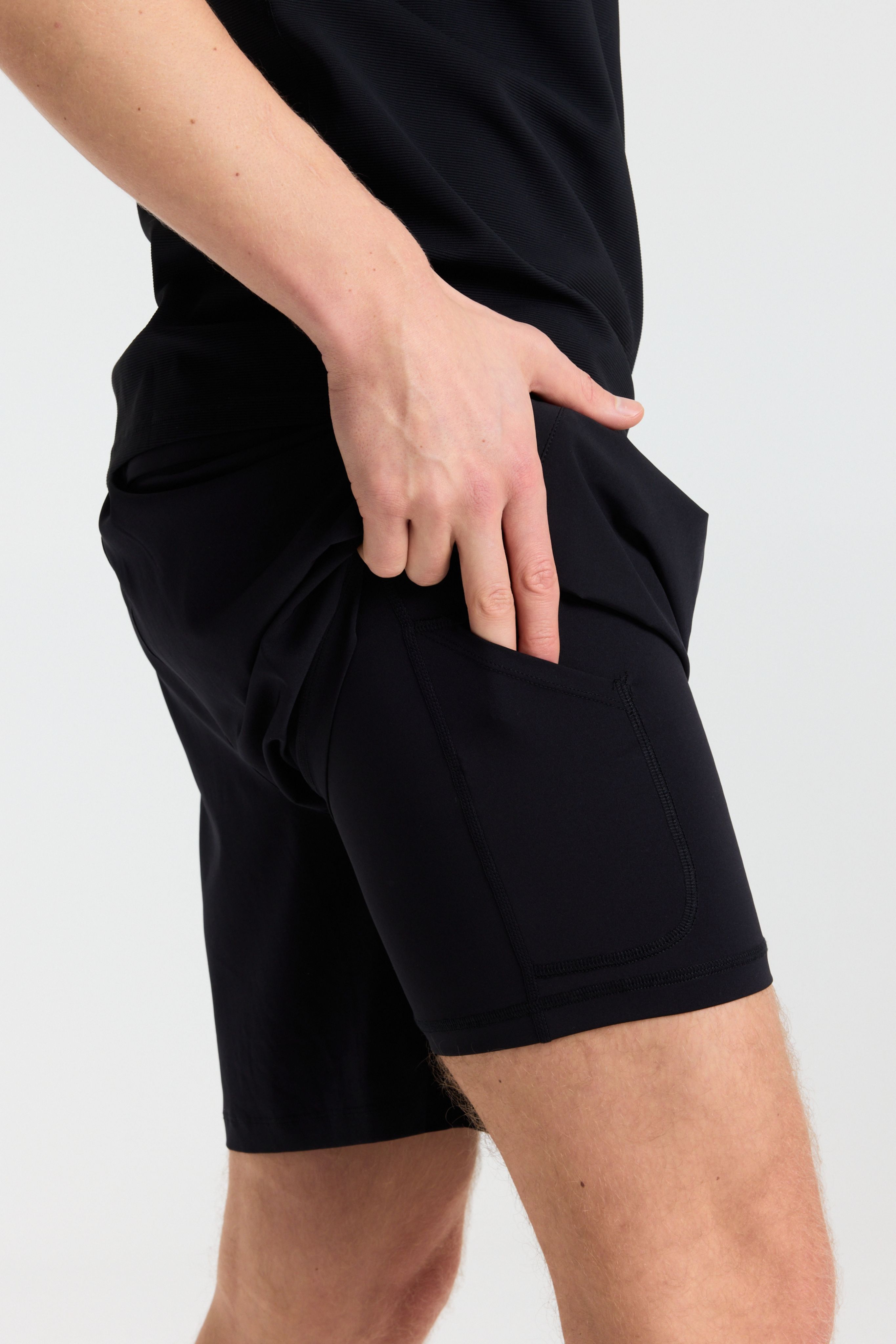 M. Vantage 2-In-1 Shorts 8" - Black